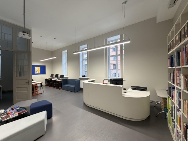 Bibliotēkas lasītava Krišjāņa Valdemāra ielā 48